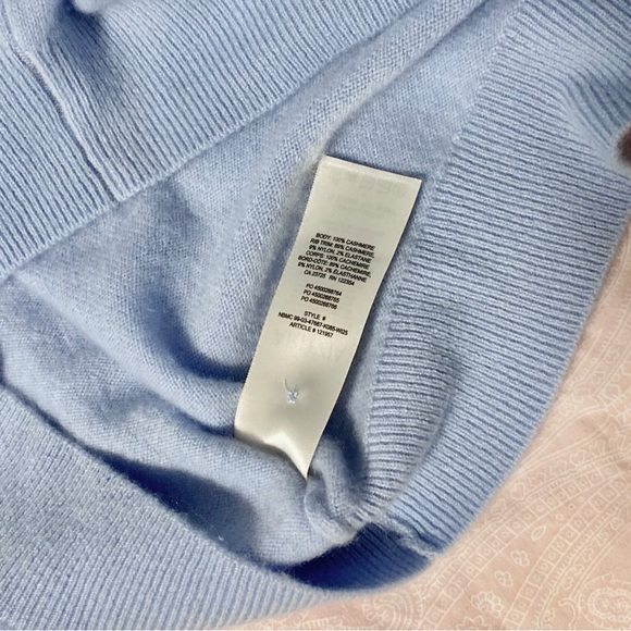 Aritzia Bare Cashmere V-Neck Sweater - Picture 3 of 4